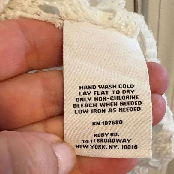 Ruby Rd. Petite White Crochet Top petite xl in excellent condition - Picture 7 of 9